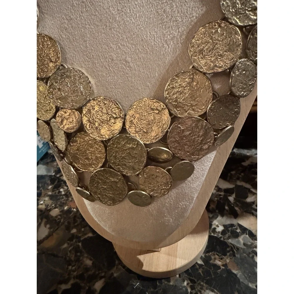 Banana Republic Gold-Tone Textured Disc Statement‎ Necklace Early 2000s - Picture 2 of 8